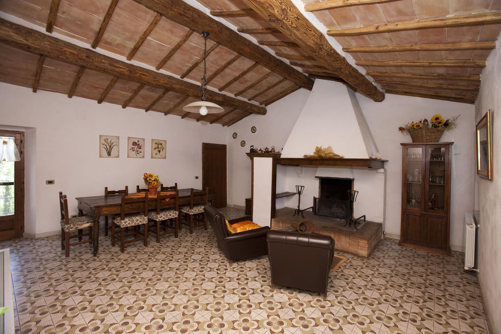 Agriturismo Podere Olivello In Val D'Orcia Montalcino Exterior photo